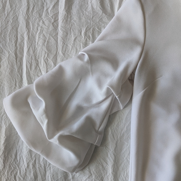 Gorgeous white blouse w/ balloon sleeves - Picture 3 of 5